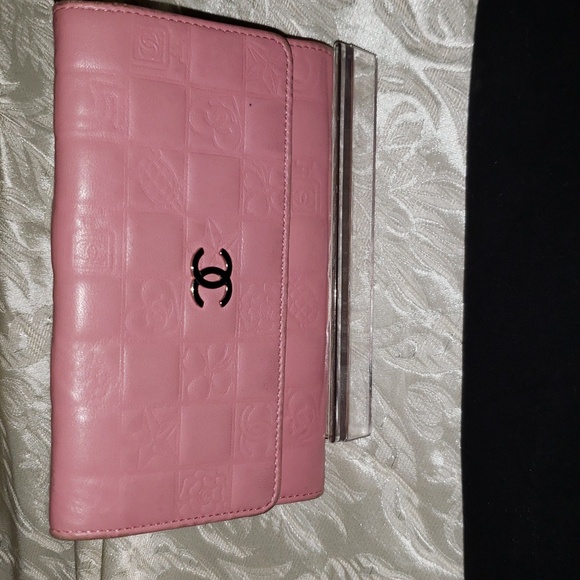 Chanel Camillia Wallet - Picture 3 of 16